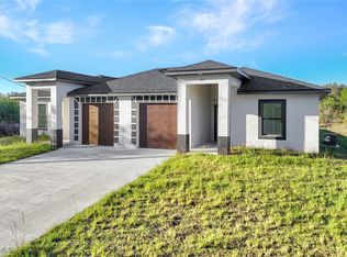 1235/1237 Hillcrest St E, Lehigh Acres, FL 33974