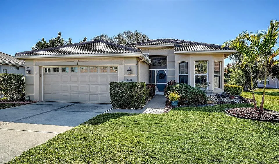 5811 White Oak Bayou Ct