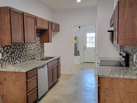 2nd image of 202 Mary Ann Dr
