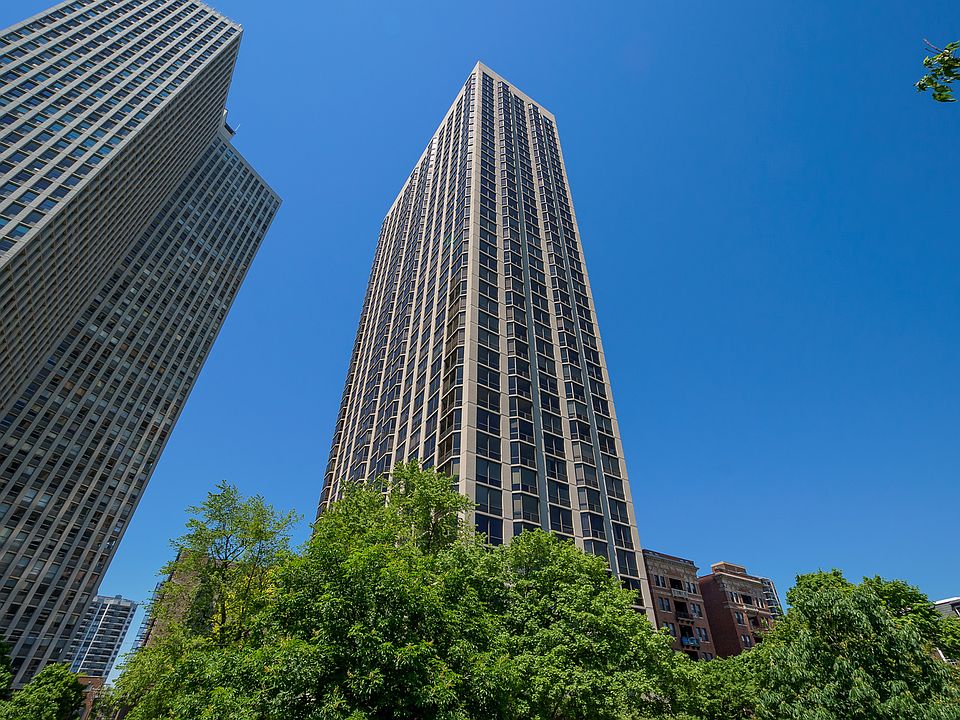 1st image of 2650 N Lakeview Ave APT 2206