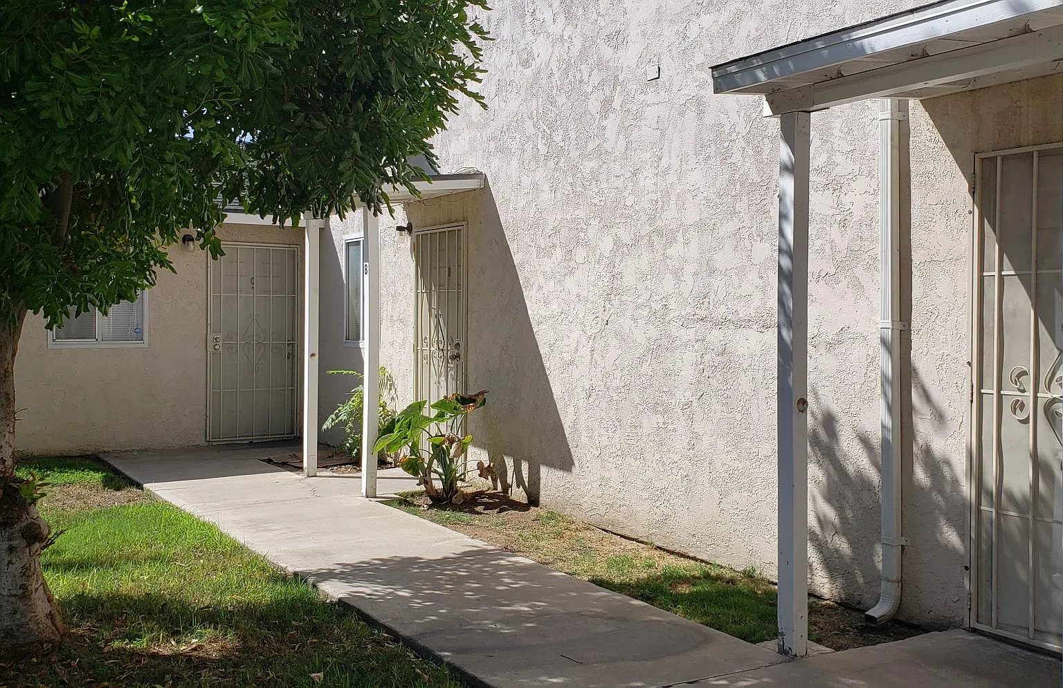 2 bed, 900 sqft, $1,850 — Photo 1