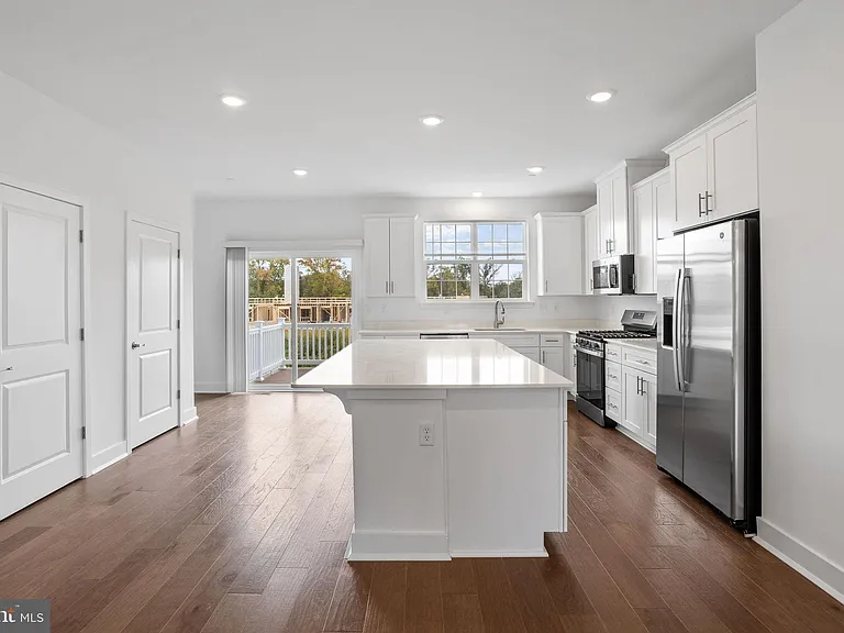 136 Ada Hightower Ave — Photo 3