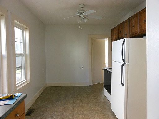 5th image of 44 Jefferson St #1