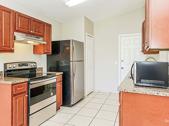 4th image of 2980 N Huron Dr