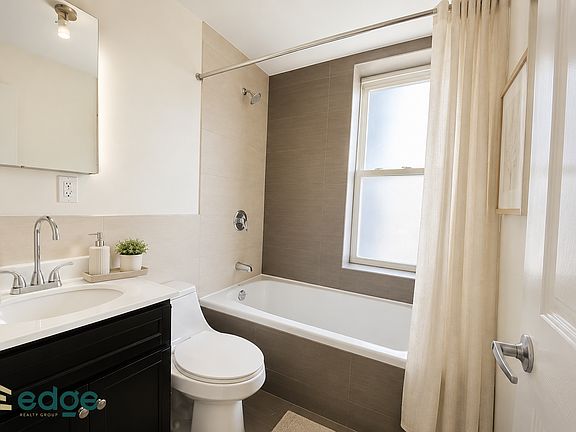 5th image of 188 S 3rd St APT 29