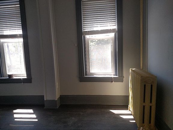 livingroom/bedroom area