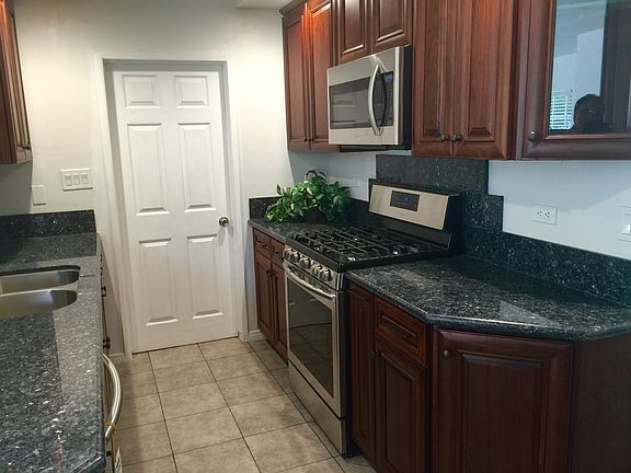 5th image of 1083 Amador St