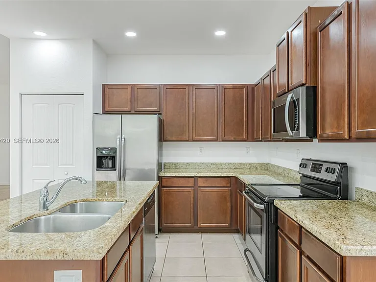 11863 SW 253rd St — Photo 14