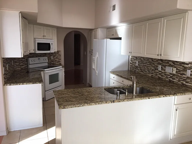 11904 Summertree Rd NE — Photo 19