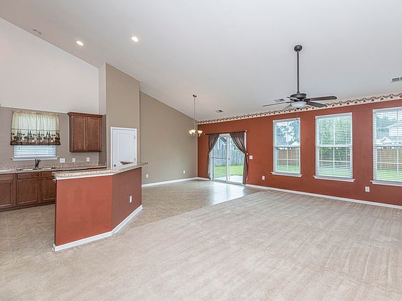4th image of 1021 Bridlewood Farms Pkwy