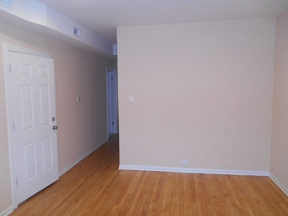 3rd image of 5035 S California Ave