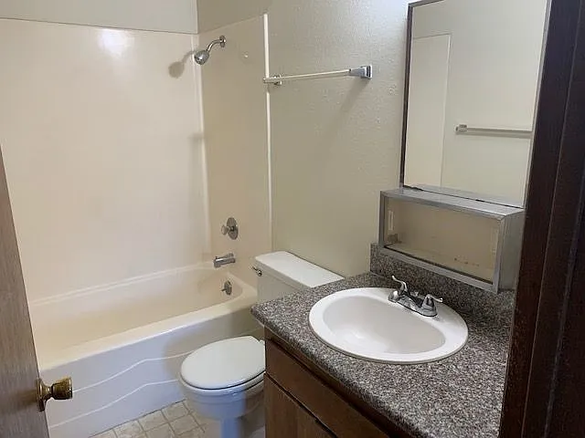 197-2105-09 Lincoln — Photo 9