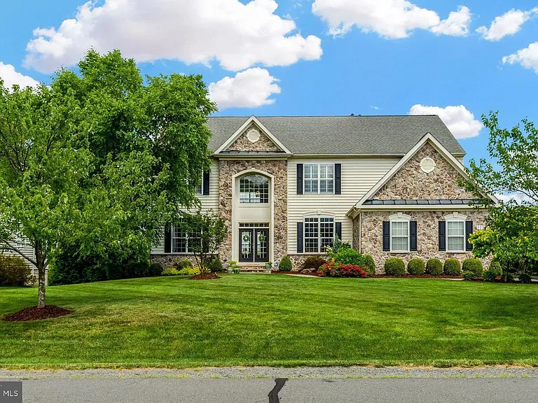 22374 Dolomite Hills Dr — Photo 1