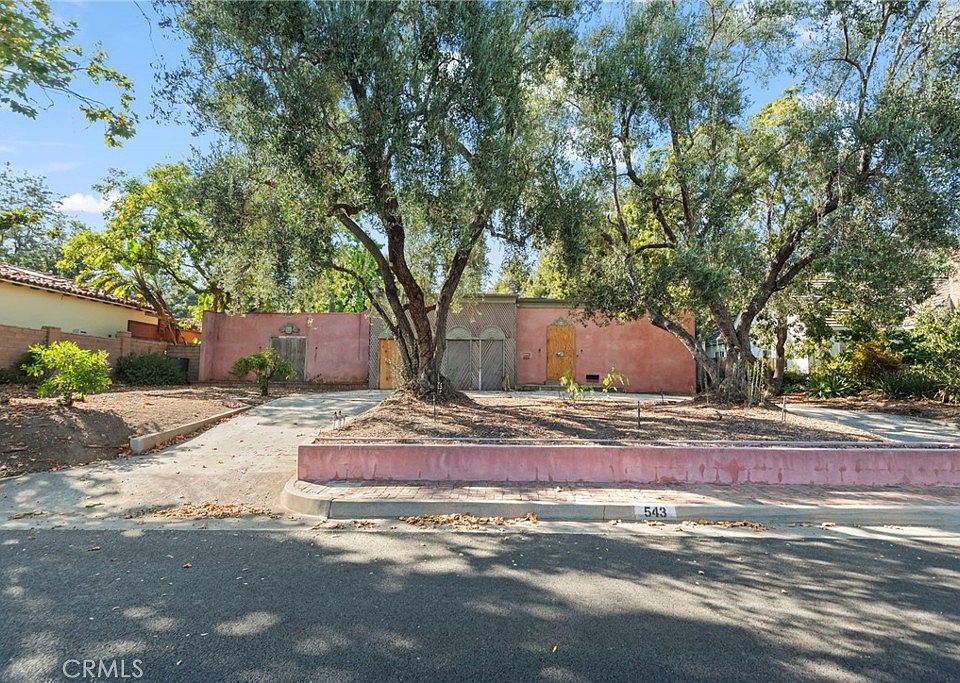 1st image of 543 Huntington Dr #2