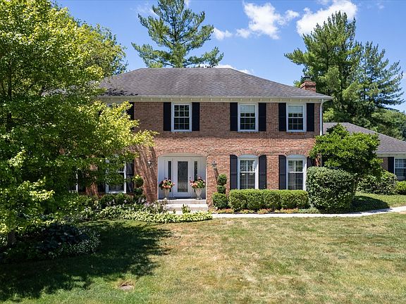 2nd image of 640 Sugarbush Dr
