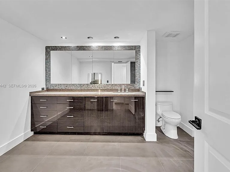 19355 Turnberry Way #3J — Photo 11