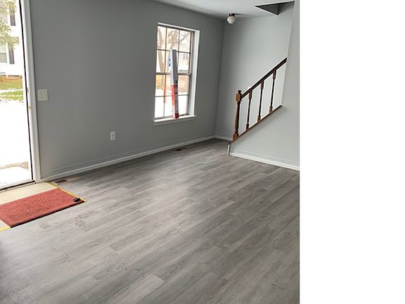 4th image of 62 Ewing Dr