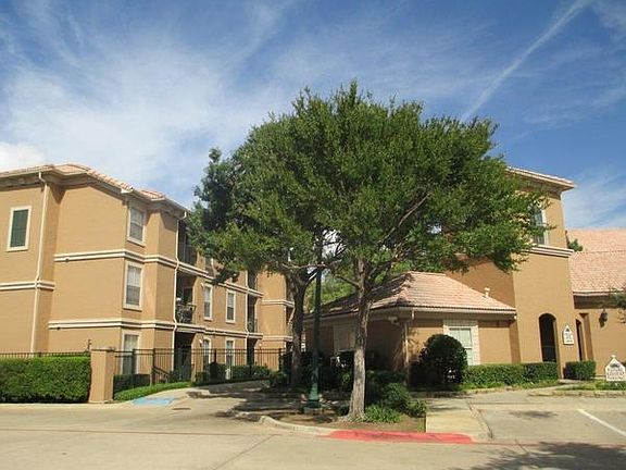 2nd image of 805 Lakeside Cir APT 733