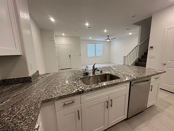 4th image of 6614 Nimbus Ave