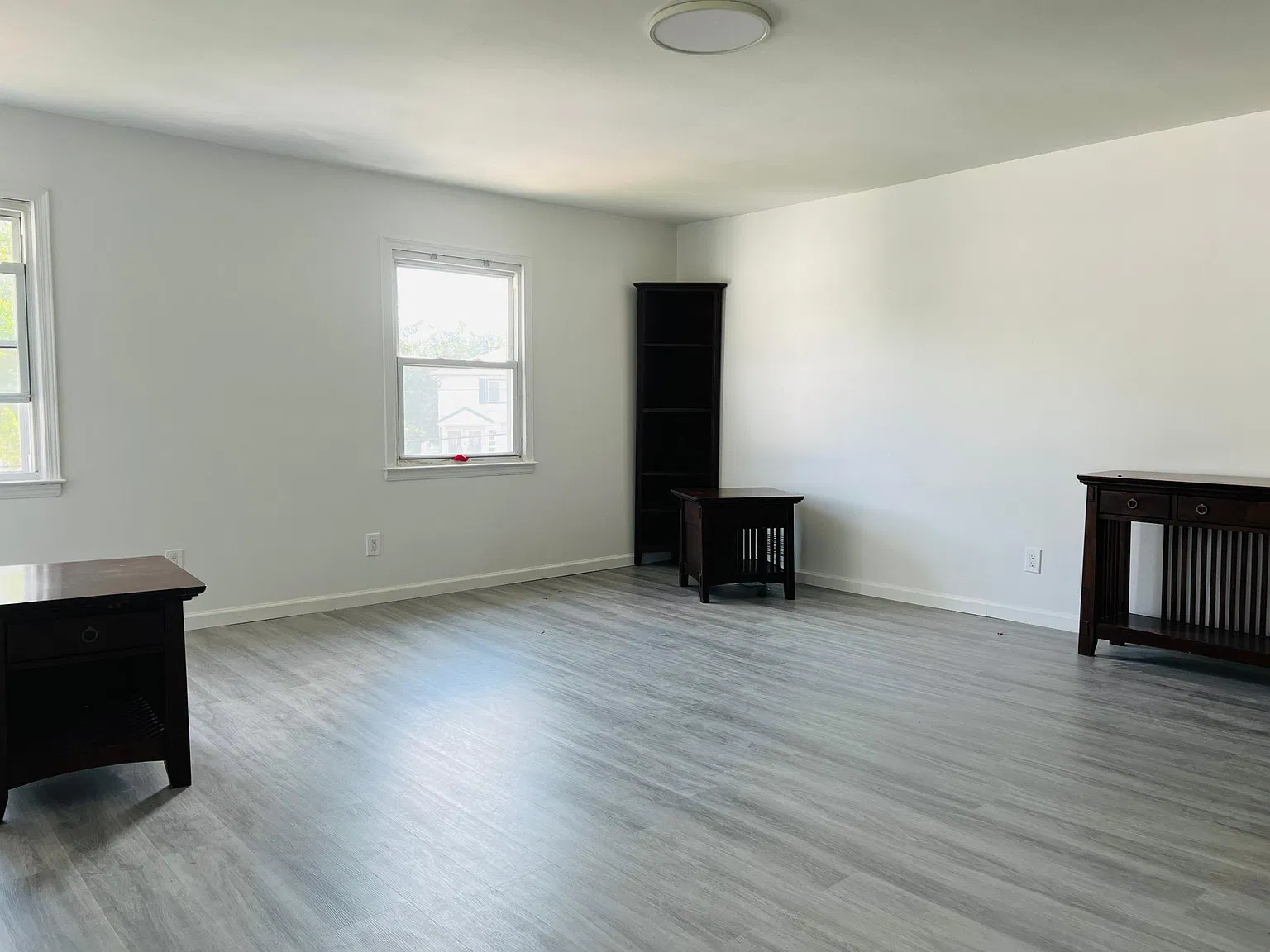 3 bed, 1100 sqft, $3,300 — Photo 4