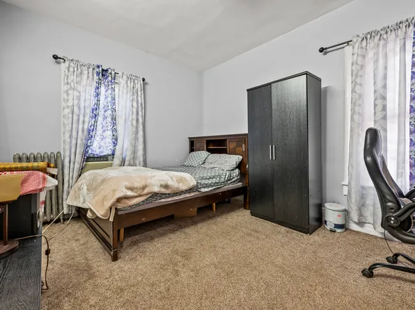 235 East 19th Street image 17 of 24