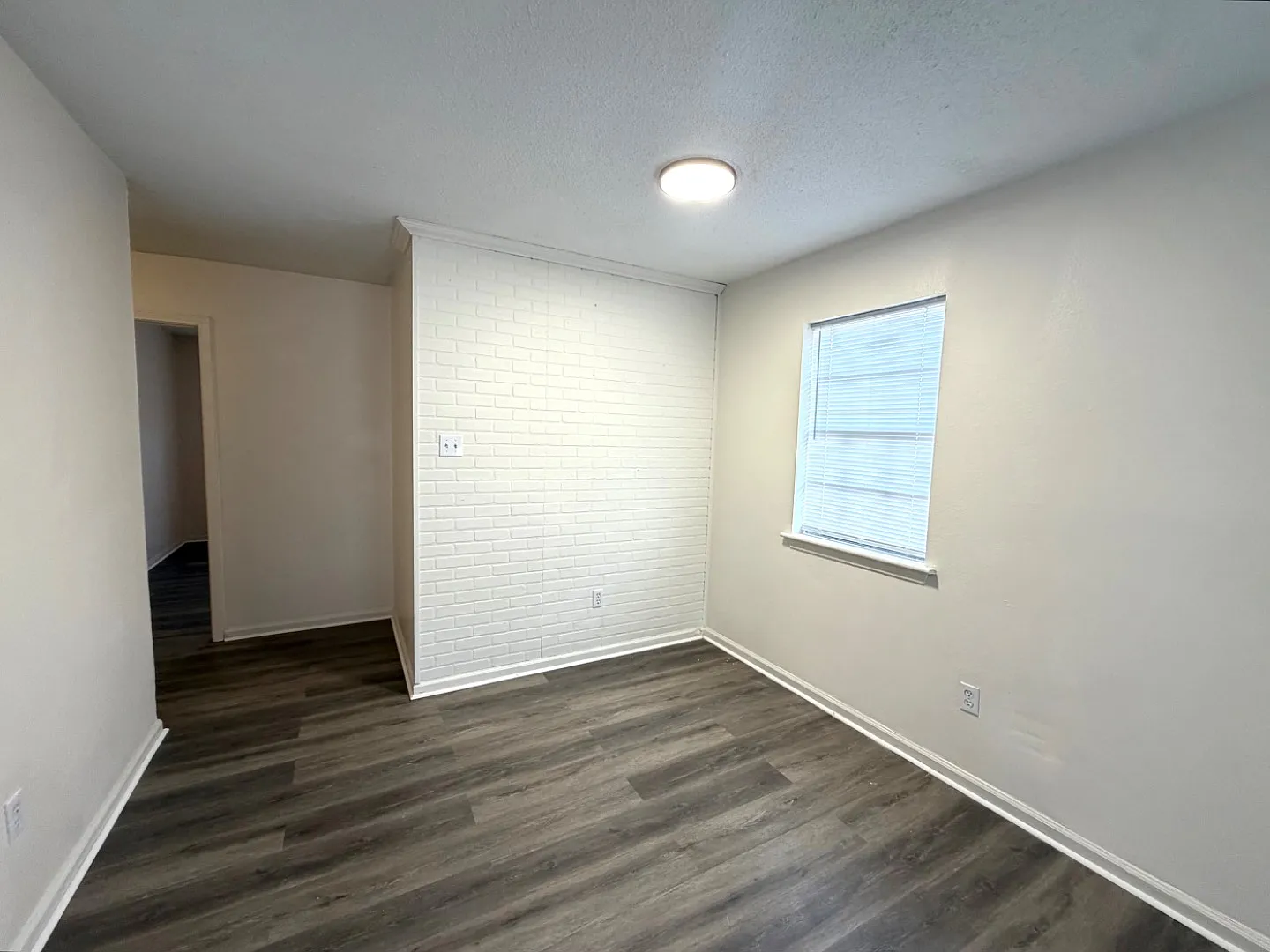 104 Sweetbriar St - Unit D — Photo 3