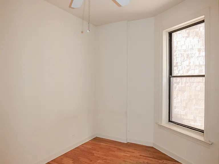 703 W Willow St #2C — Photo 6
