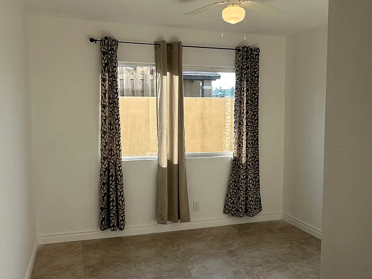 middle bedroom