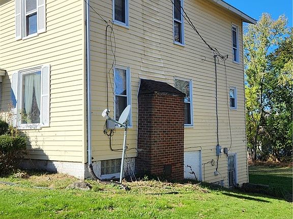 4th image of 337 Jackson St
