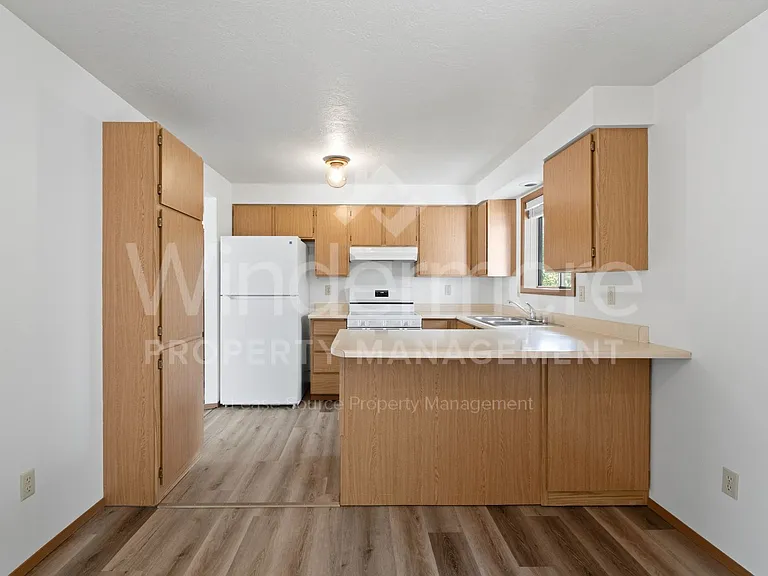 802 S Calvin Rd — Photo 8