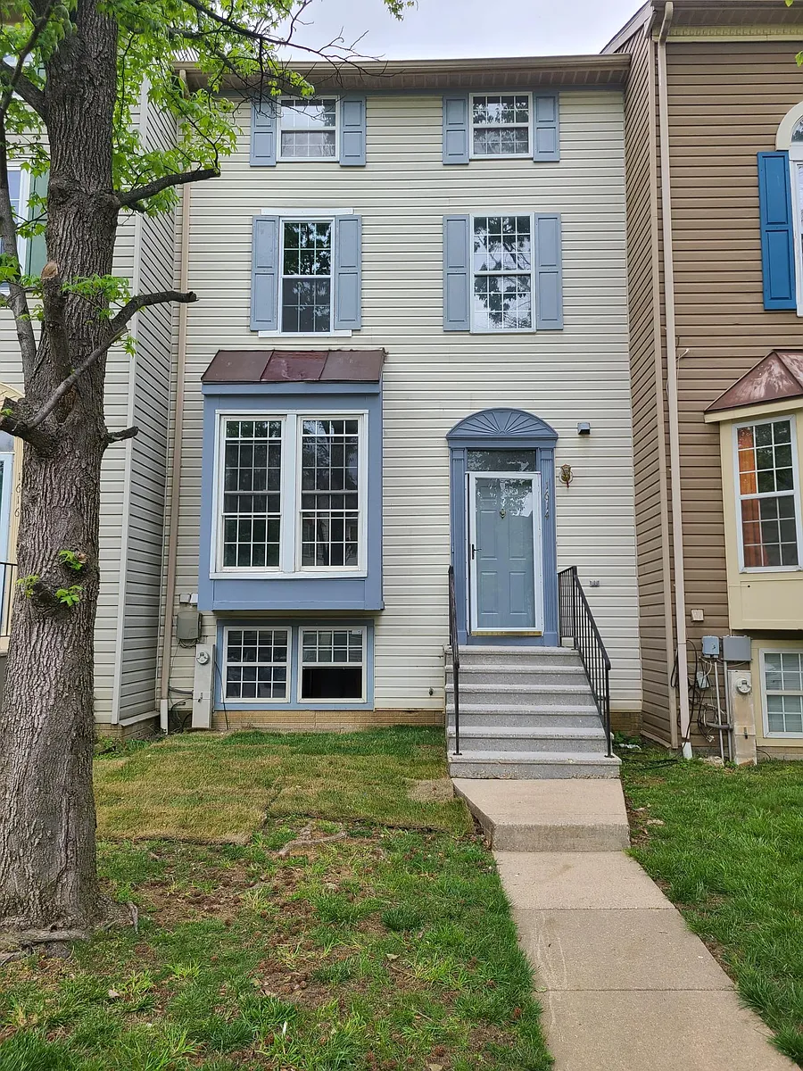 Photo 1 of 23 - 1614 Winding Brook Way - Baltimore, MD Primary Photo - 1614 Winding Brook Way