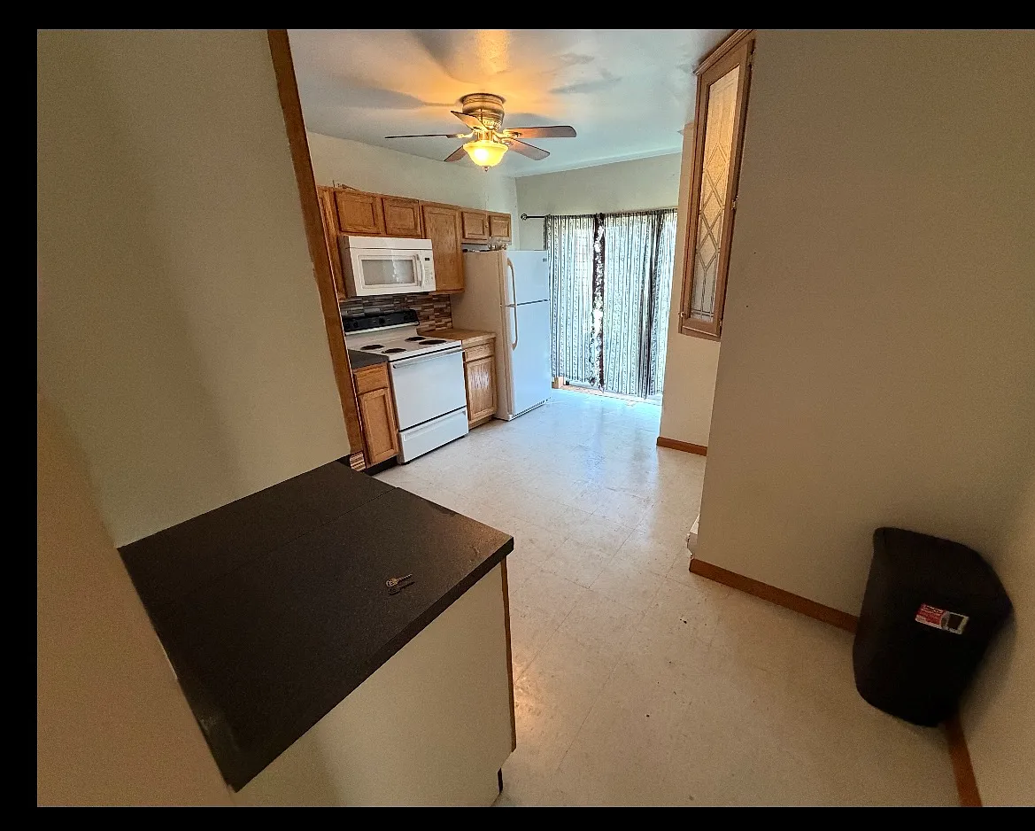 2 bed, 900 sqft, $825 — Photo 1