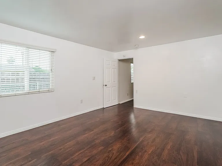 903 E Colden Ave — Photo 12