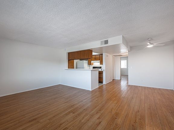 3rd image of 10133 Tujunga Canyon Blvd #2