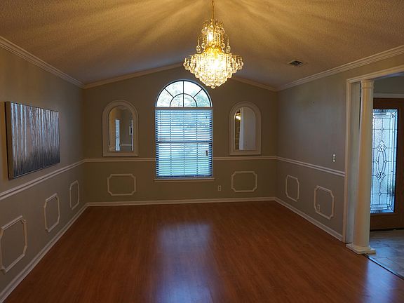 4th image of 2172 Forest Gate Dr W
