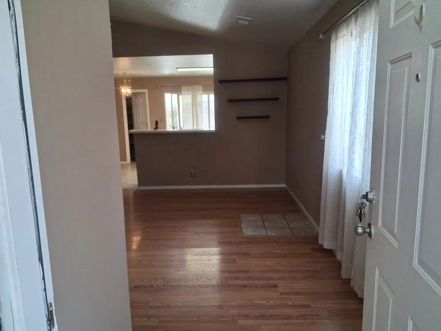 3 bed, 1248 sqft, $1,950 — Photo 2