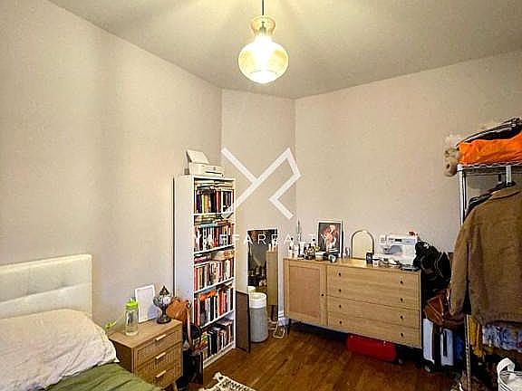 5th image of 698 Willoughby Ave #19