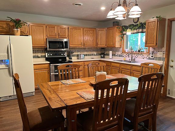 4th image of 10166 Patricia Lake Ln
