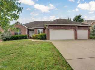 3862 W Vincent Dr, Springfield, MO 65810
