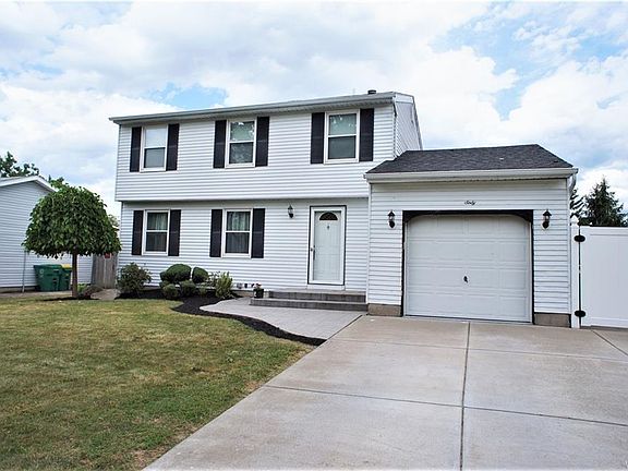 3rd image of 60 Forestal Dr