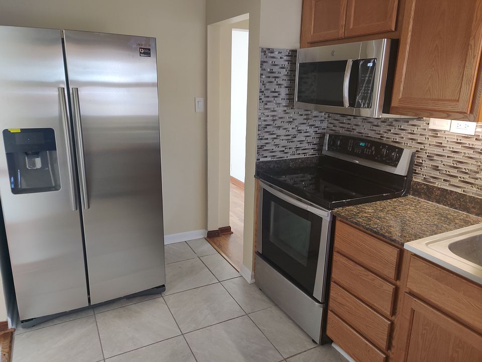 1st image of 1215 Cabot Dr