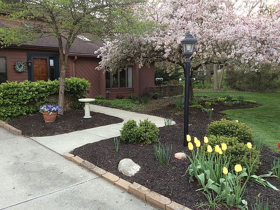 2nd image of 3913 Somerset Pl