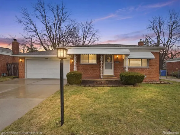 26628 Richard Dr, Warren, MI 48089