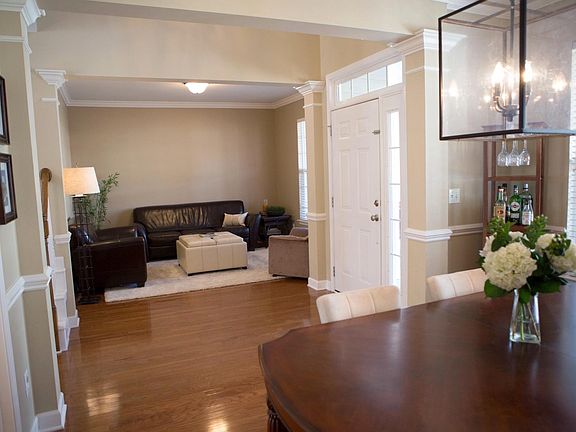 4th image of 3103 Traviston Dr