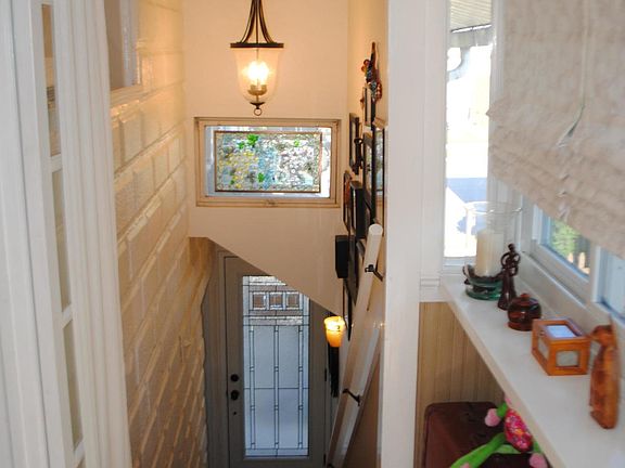5th image of 412 Percy St S