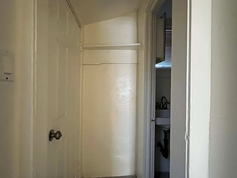 850 N Virginia Ct — Photo 6
