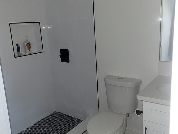 2nd image of 6028-1 Craner Ave #6026-1/2