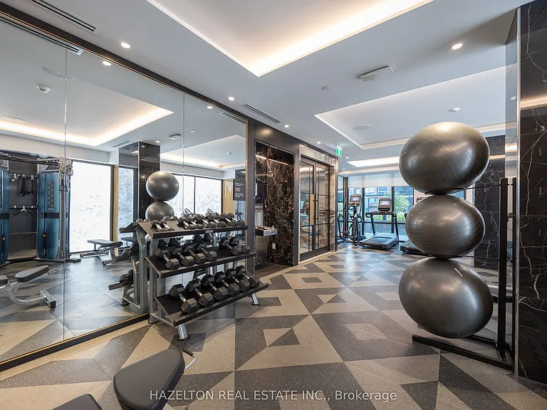 455 Wellington St W #301 — Photo 36