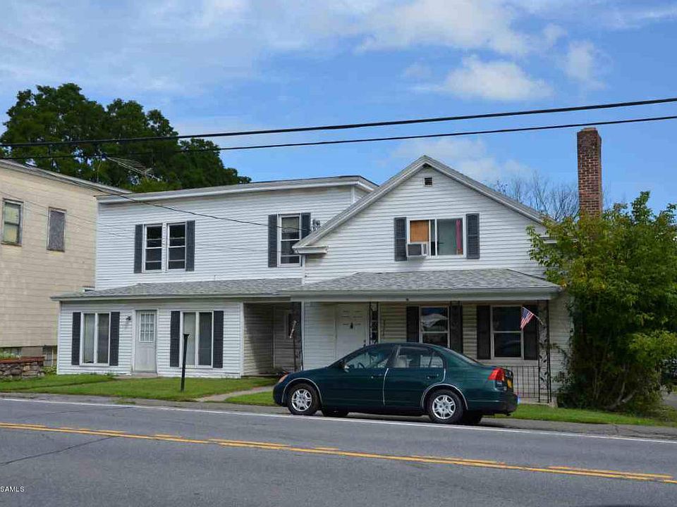 2nd image of 2776 Main St