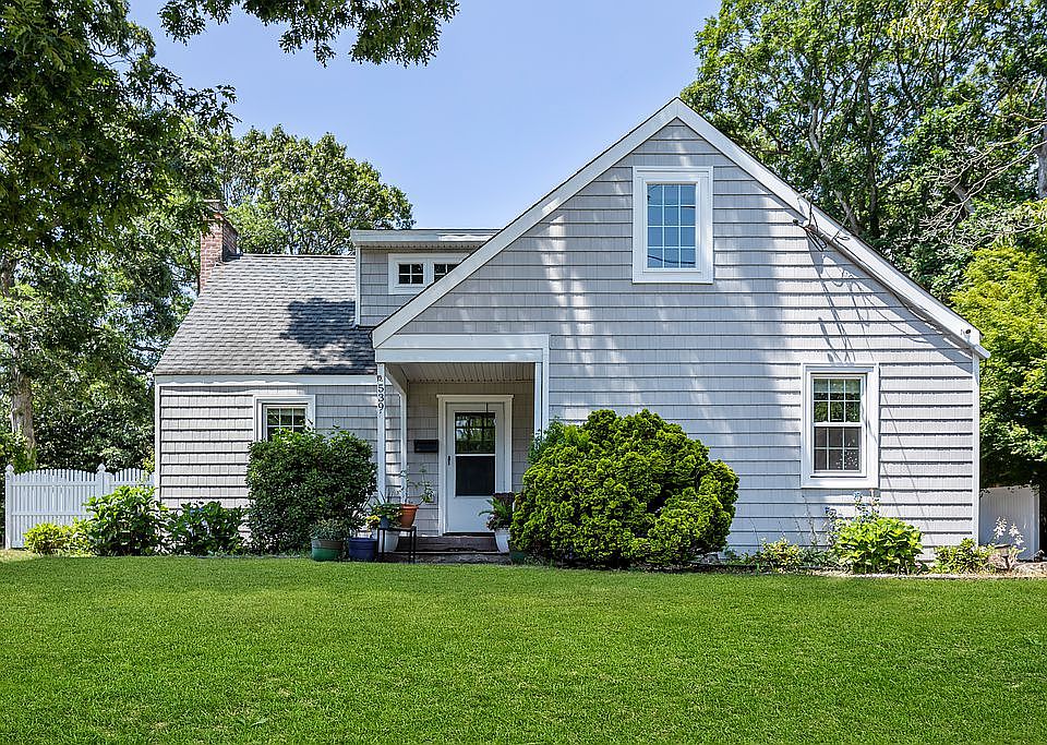 1st image of 539 Manatuck Blvd